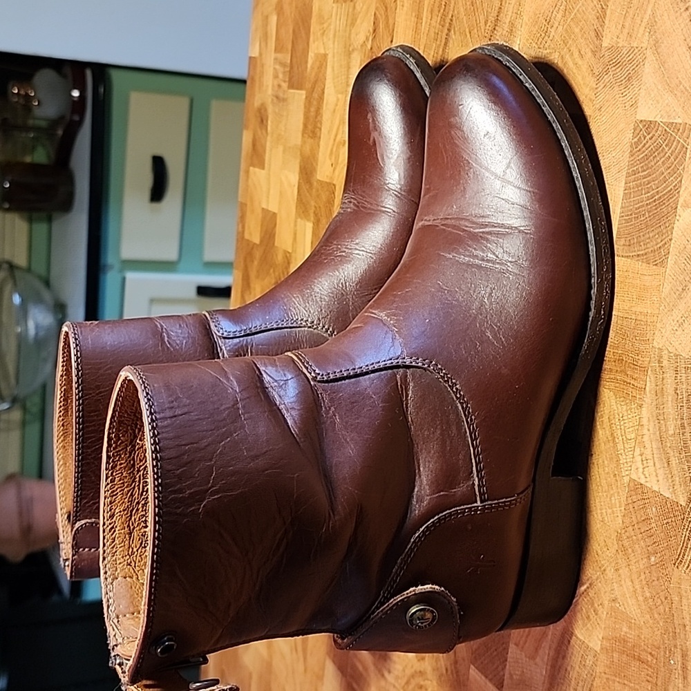 Ladies Frye leather ankle boots